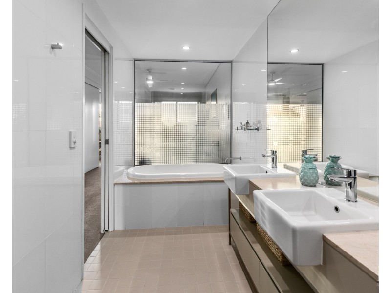 1768/1 Rialto Quay Drive Quay, Hope Island QLD 4212