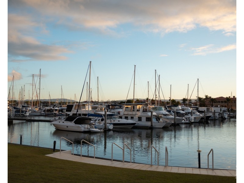 1768/1 Rialto Quay Drive Quay, Hope Island QLD 4212