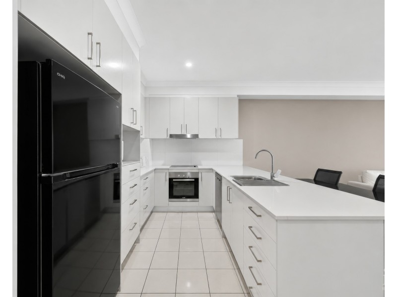 20/1 Mervyn Thomas Drive, Hope Island QLD 4212