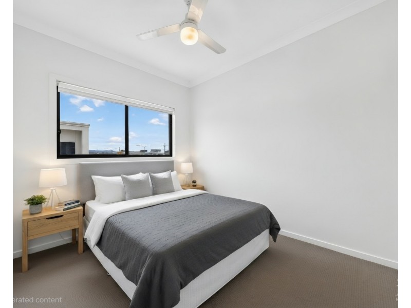 20/1 Mervyn Thomas Drive, Hope Island QLD 4212