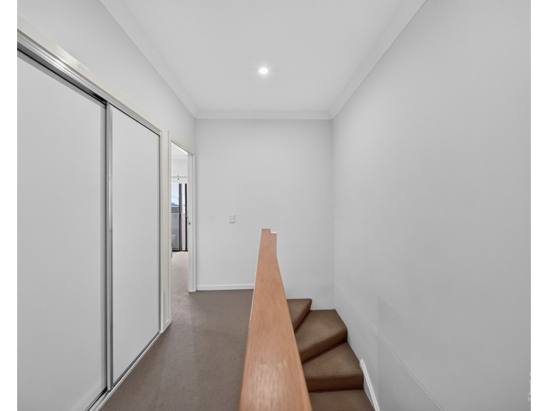 20/1 Mervyn Thomas Drive, Hope Island QLD 4212
