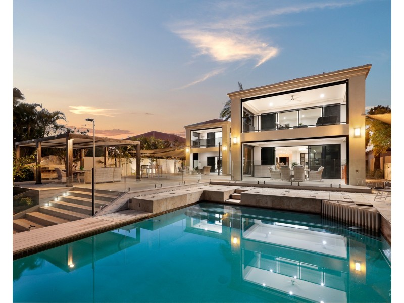 1069 Killymoon Drive, Hope Island QLD 4212