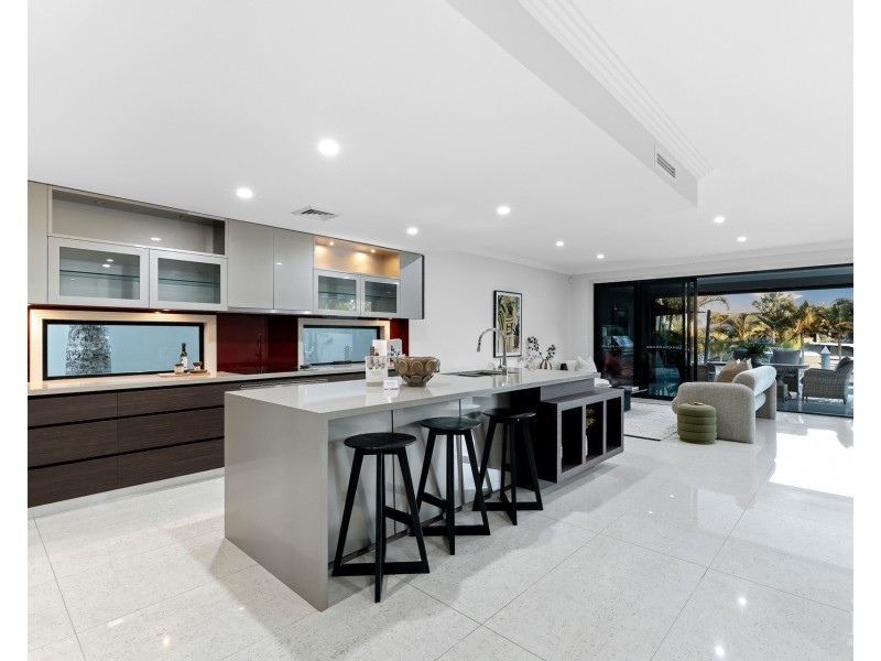 1069 Killymoon Drive, Hope Island QLD 4212
