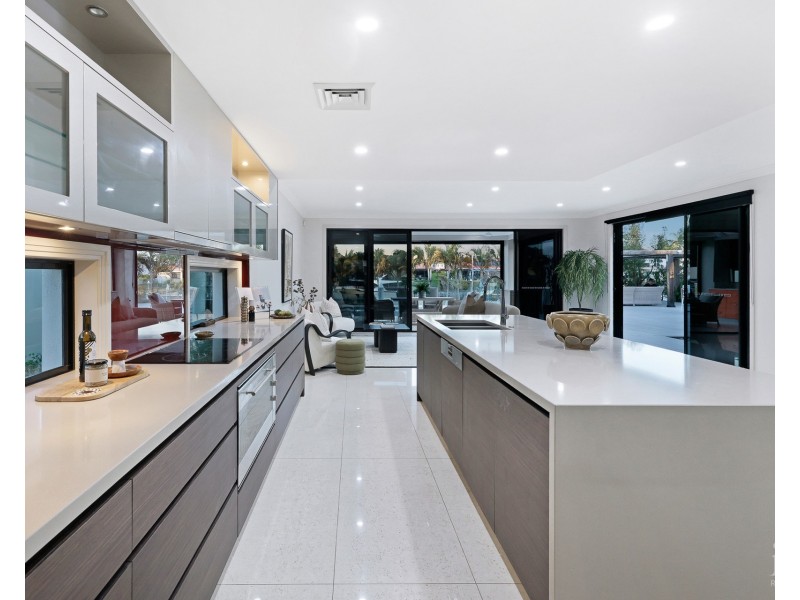 1069 Killymoon Drive, Hope Island QLD 4212