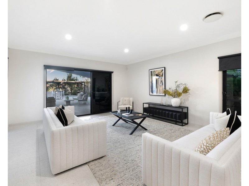 1069 Killymoon Drive, Hope Island QLD 4212