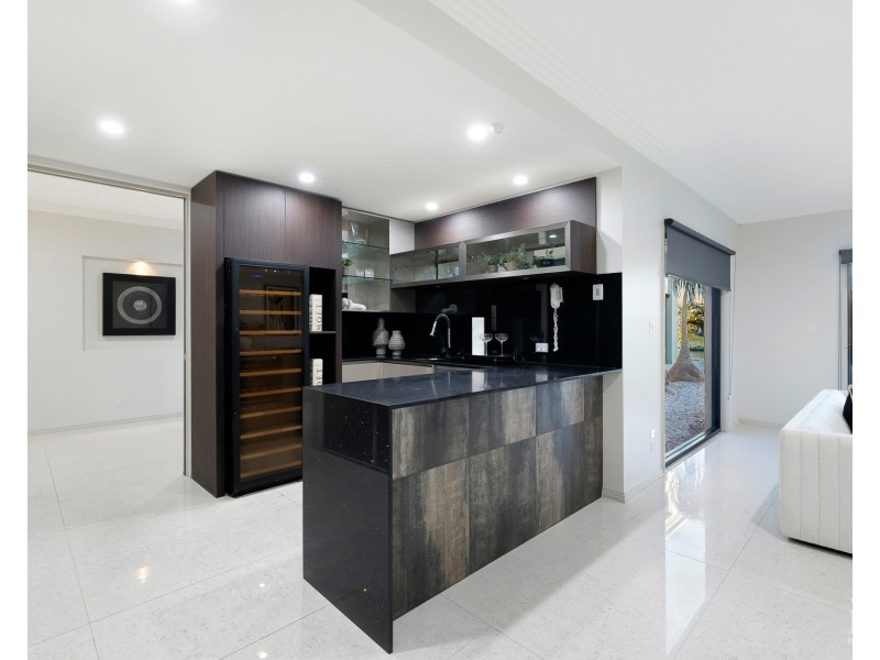 1069 Killymoon Drive, Hope Island QLD 4212