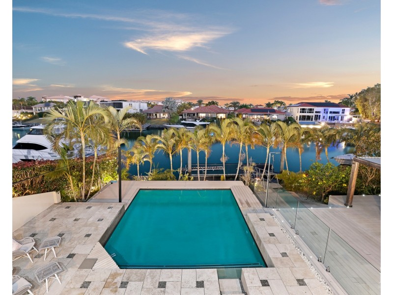 1069 Killymoon Drive, Hope Island QLD 4212