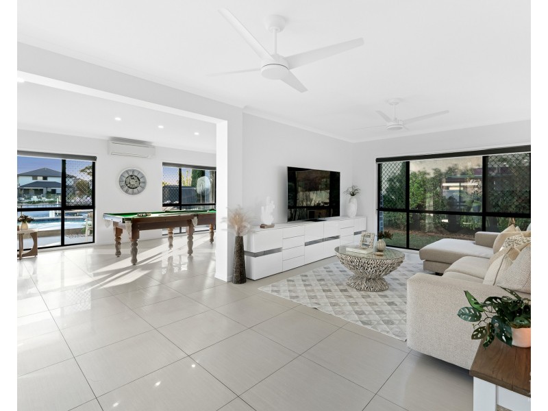 34 O’Grady Drive, Paradise Point QLD 4216