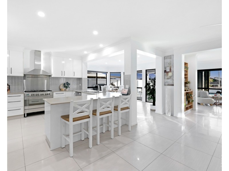 34 O’Grady Drive, Paradise Point QLD 4216