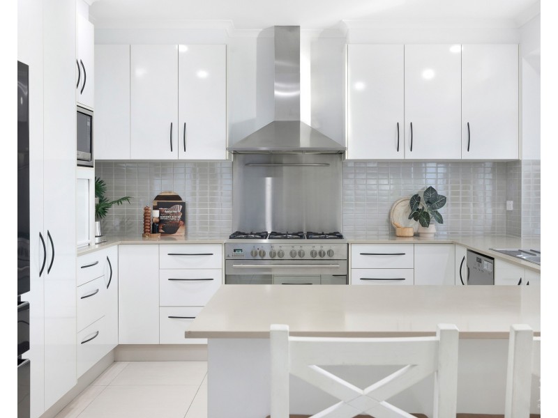 34 O’Grady Drive, Paradise Point QLD 4216