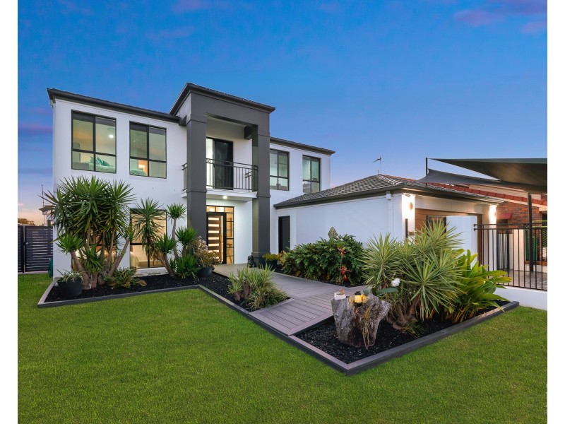34 O’Grady Drive, Paradise Point QLD 4216