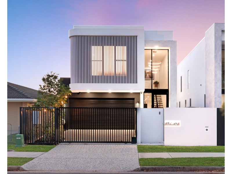 30 Markham Avenue, Runaway Bay QLD 4216
