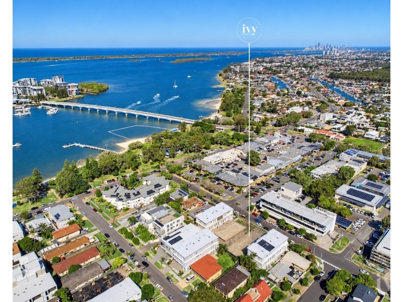 15 Bruce Avenue, Paradise Point QLD 4216