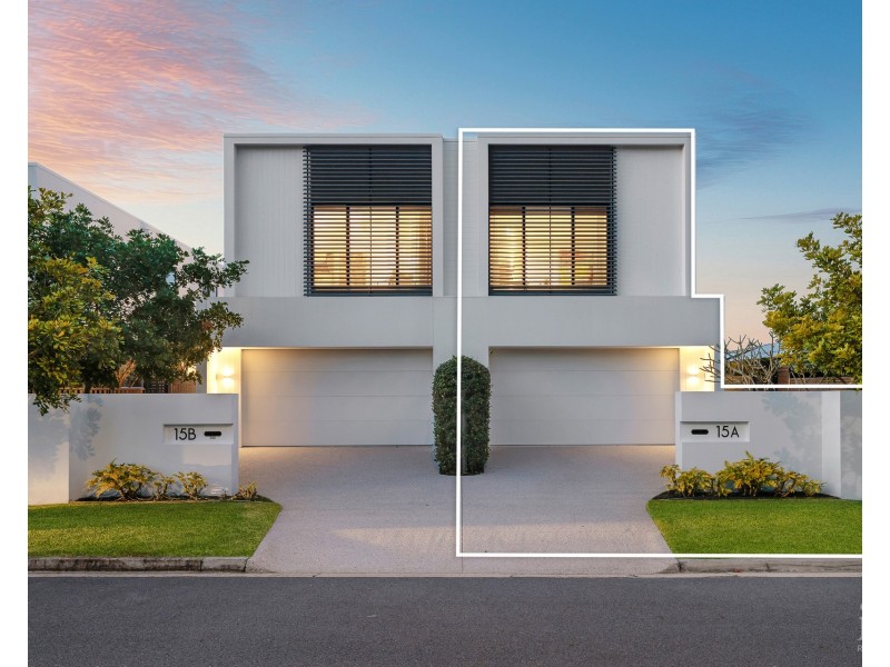 15A Drake Avenue, Paradise Point QLD 4216