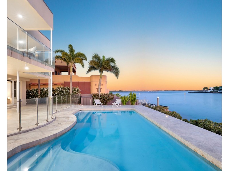 34 Brittanic Crescent, Sovereign Islands QLD 4216