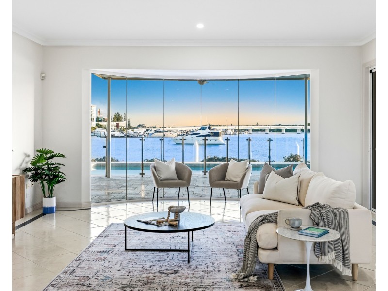 34 Brittanic Crescent, Sovereign Islands QLD 4216