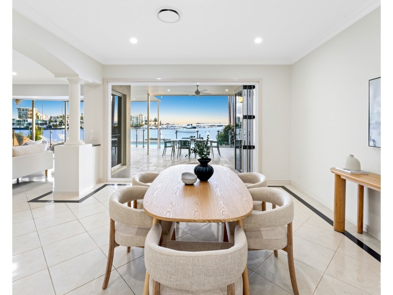 34 Brittanic Crescent, Sovereign Islands QLD 4216
