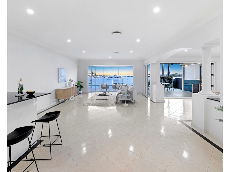 34 Brittanic Crescent, Sovereign Islands QLD 4216