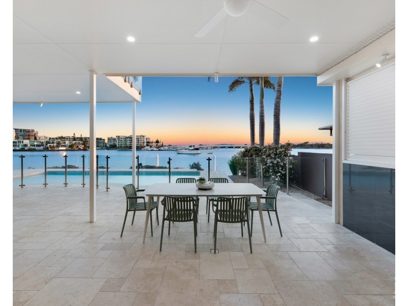 34 Brittanic Crescent, Sovereign Islands QLD 4216