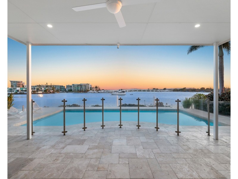34 Brittanic Crescent, Sovereign Islands QLD 4216