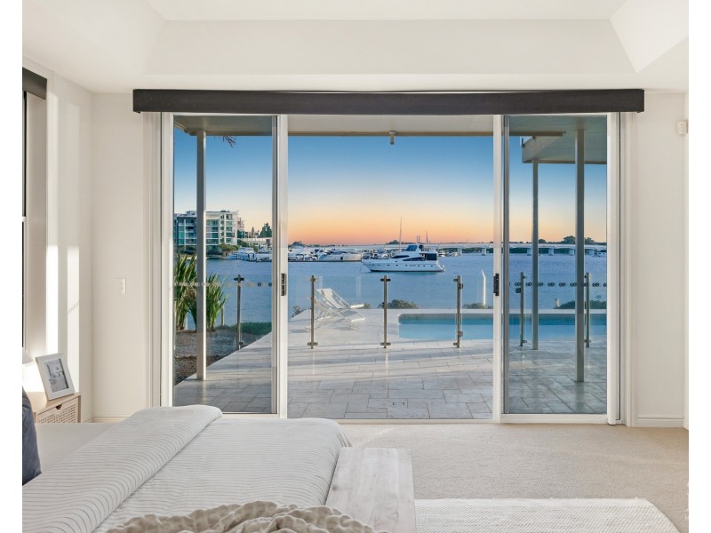 34 Brittanic Crescent, Sovereign Islands QLD 4216