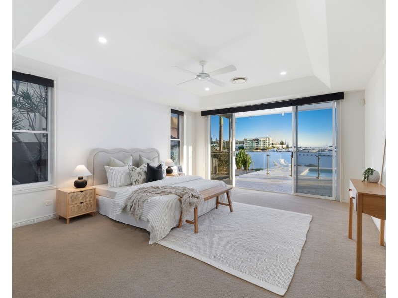 34 Brittanic Crescent, Sovereign Islands QLD 4216