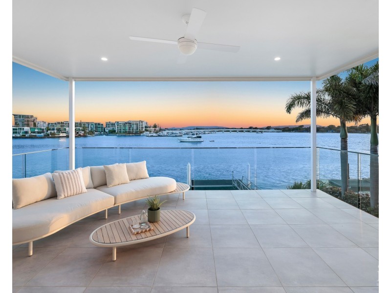 34 Brittanic Crescent, Sovereign Islands QLD 4216