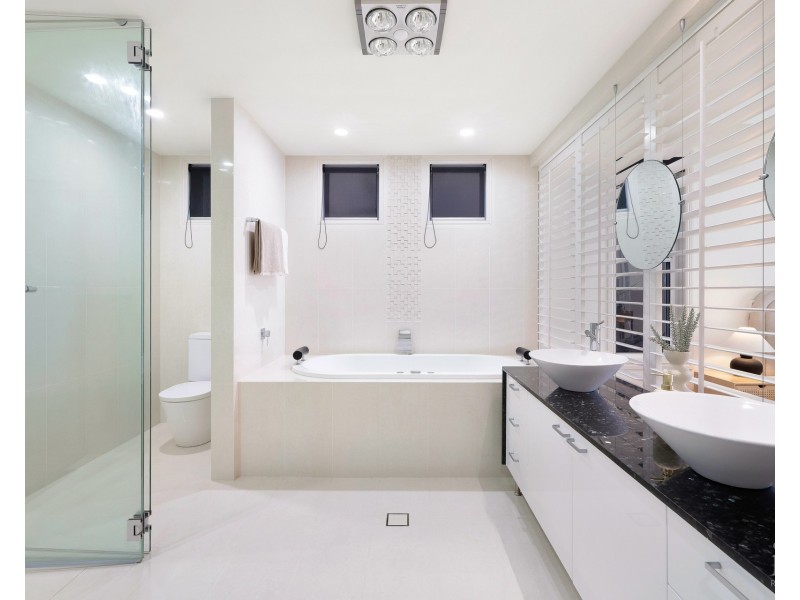 34 Brittanic Crescent, Sovereign Islands QLD 4216