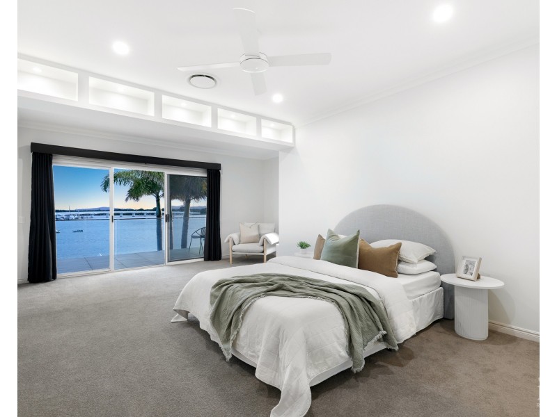 34 Brittanic Crescent, Sovereign Islands QLD 4216