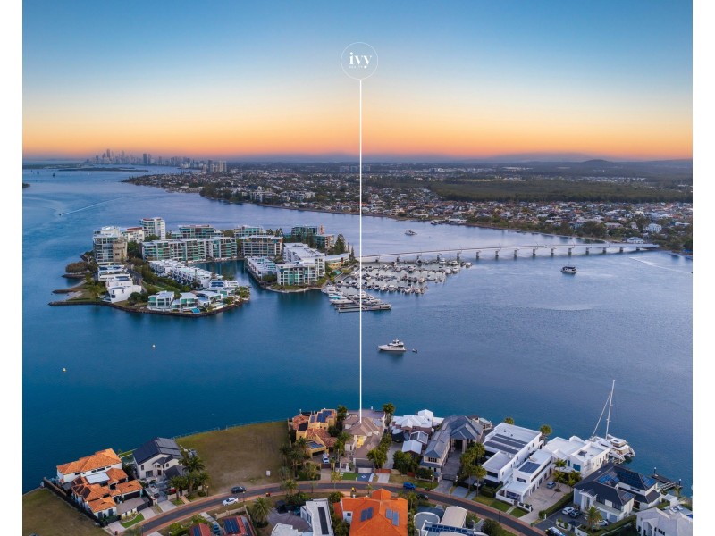 34 Brittanic Crescent, Sovereign Islands QLD 4216