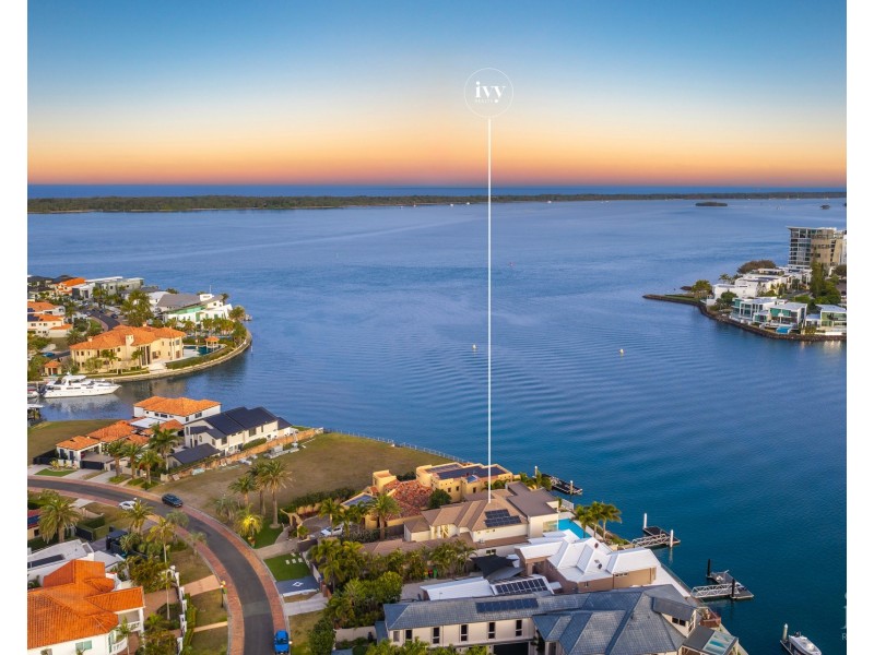 34 Brittanic Crescent, Sovereign Islands QLD 4216
