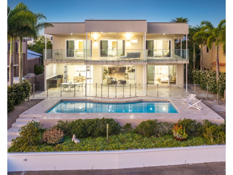 34 Brittanic Crescent, Sovereign Islands QLD 4216