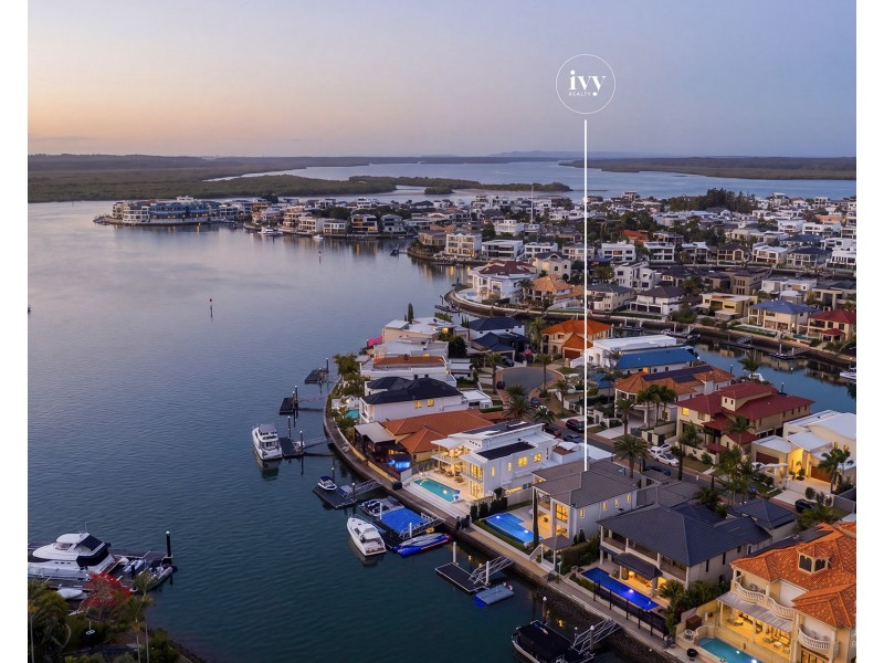 12 King James Court, Sovereign Islands QLD 4216