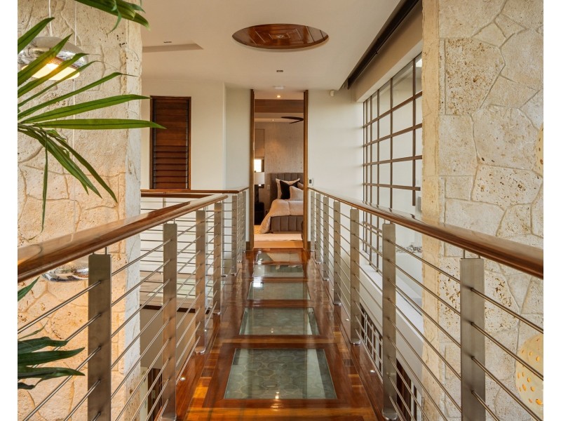 1 Westminster Court, Sovereign Islands QLD 4216