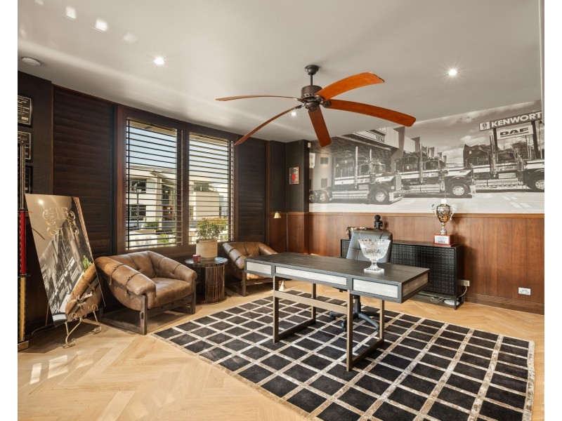 1 Westminster Court, Sovereign Islands QLD 4216