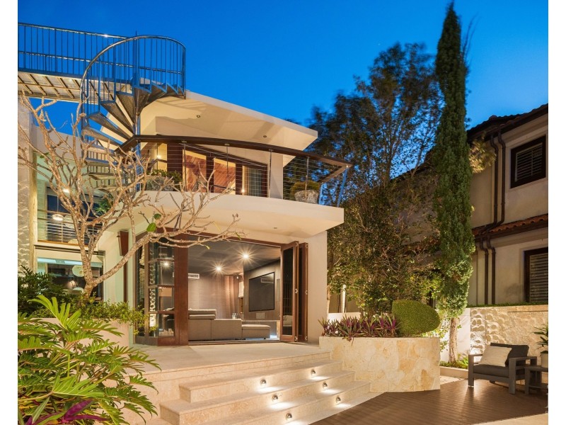 1 Westminster Court, Sovereign Islands QLD 4216
