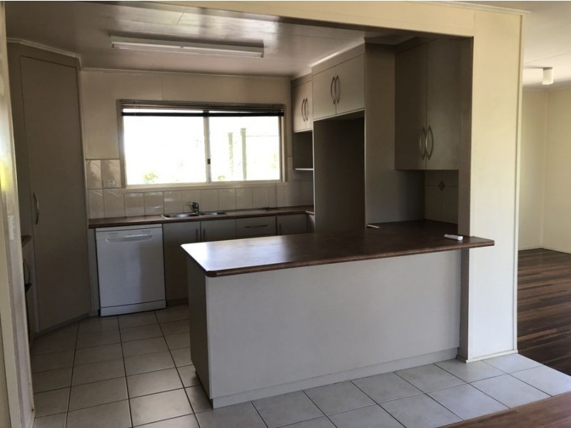 2 Spring Crescent, Dysart QLD 4745