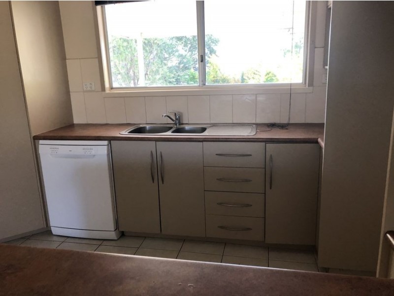 2 Spring Crescent, Dysart QLD 4745
