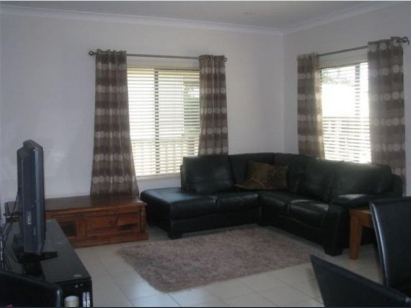 1/77 Beardmore Crescent, Dysart QLD 4745