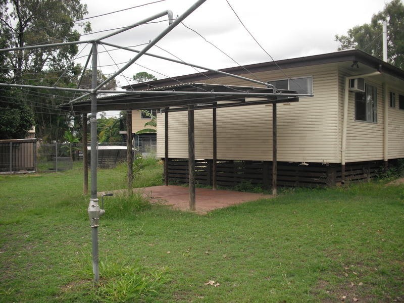 8 Calvert Court, Dysart QLD 4745