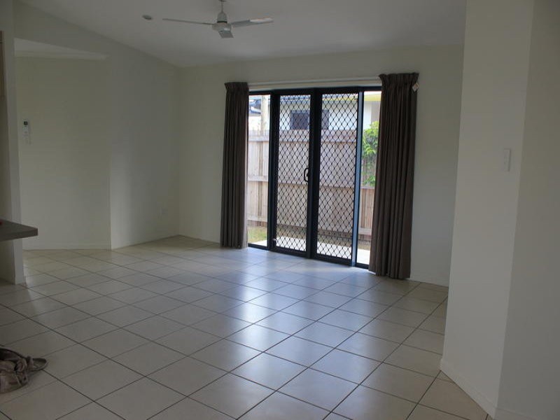 1/10 Coolum Court, Blacks Beach QLD 4740