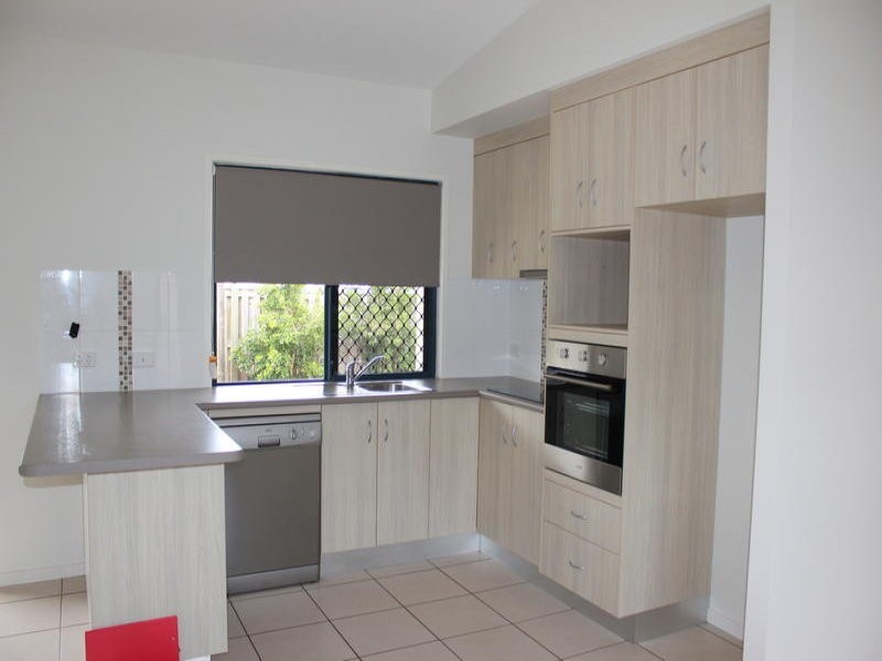 1/10 Coolum Court, Blacks Beach QLD 4740