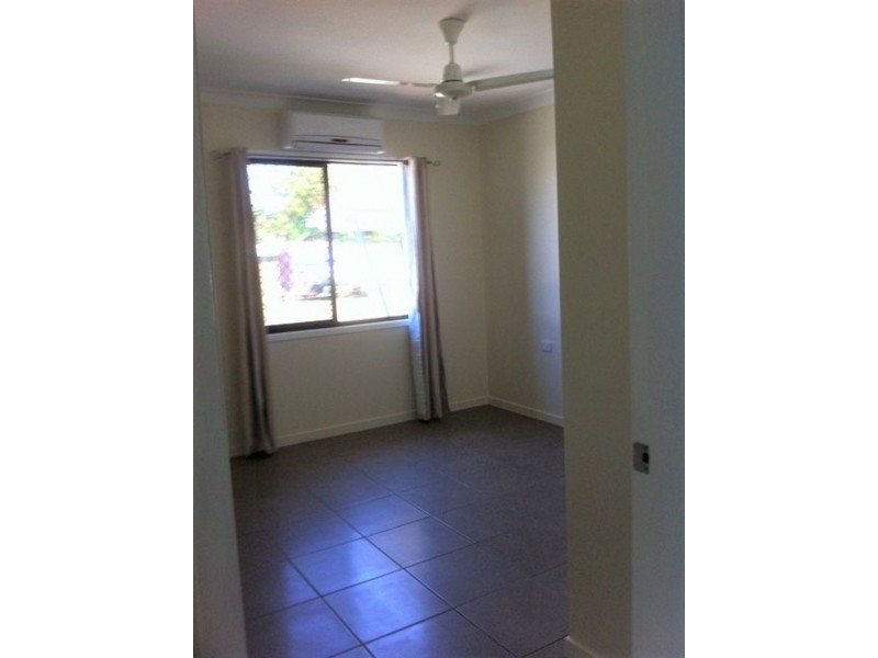 2/8 Symons Street, South Mackay QLD 4740