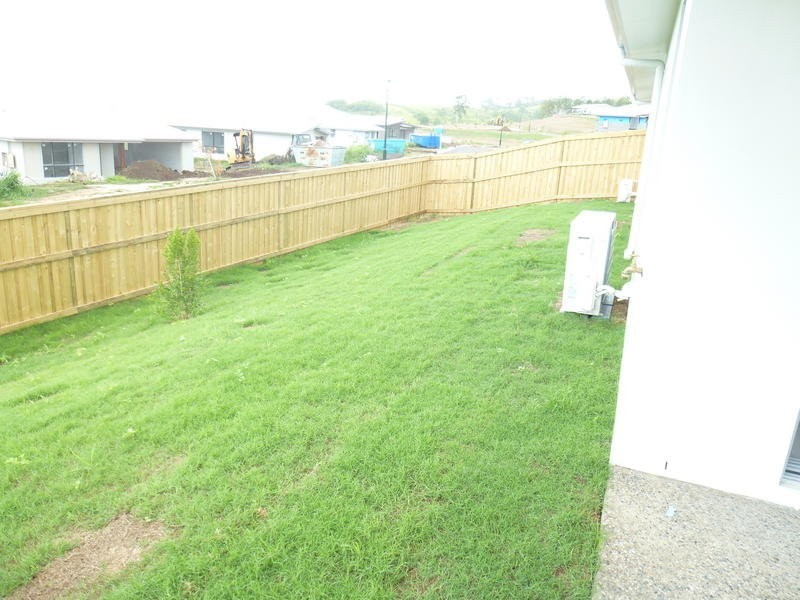 2 Bonney Street, Rural View QLD 4740