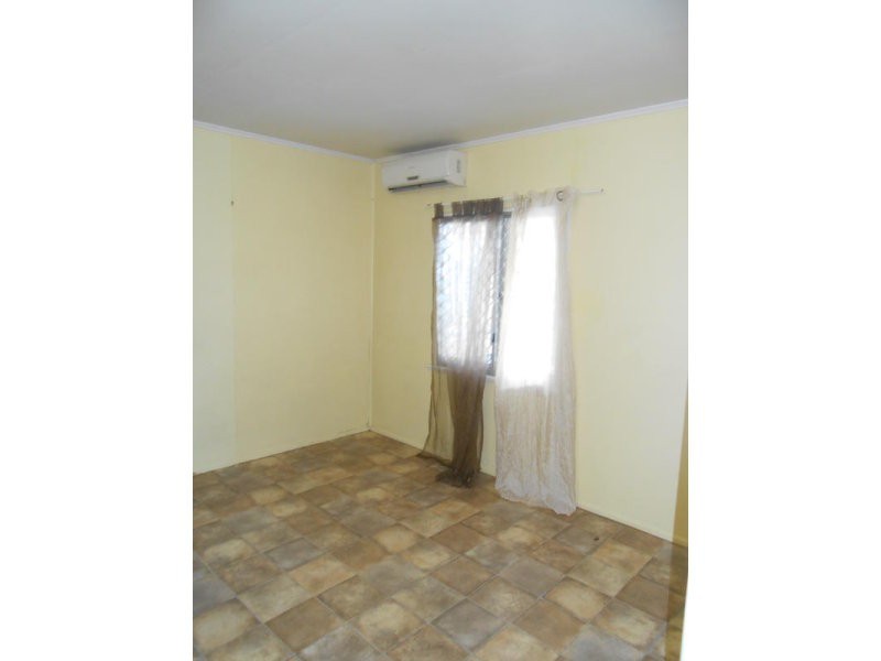 2/279 Shakespeare Street, Mackay QLD 4740