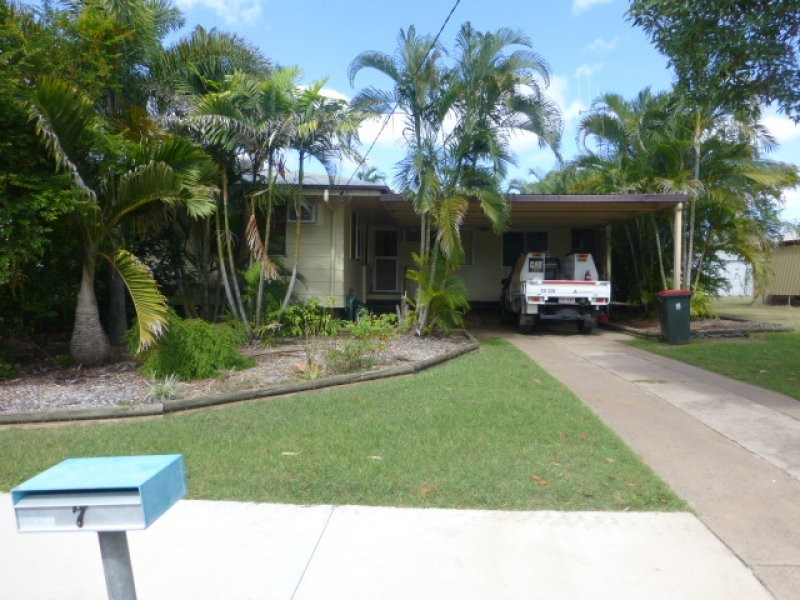 7 Hannah Crescent, Dysart QLD 4745