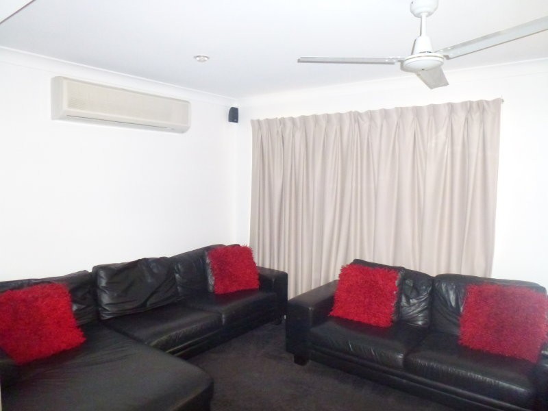 10 Robb Place, South Mackay QLD 4740