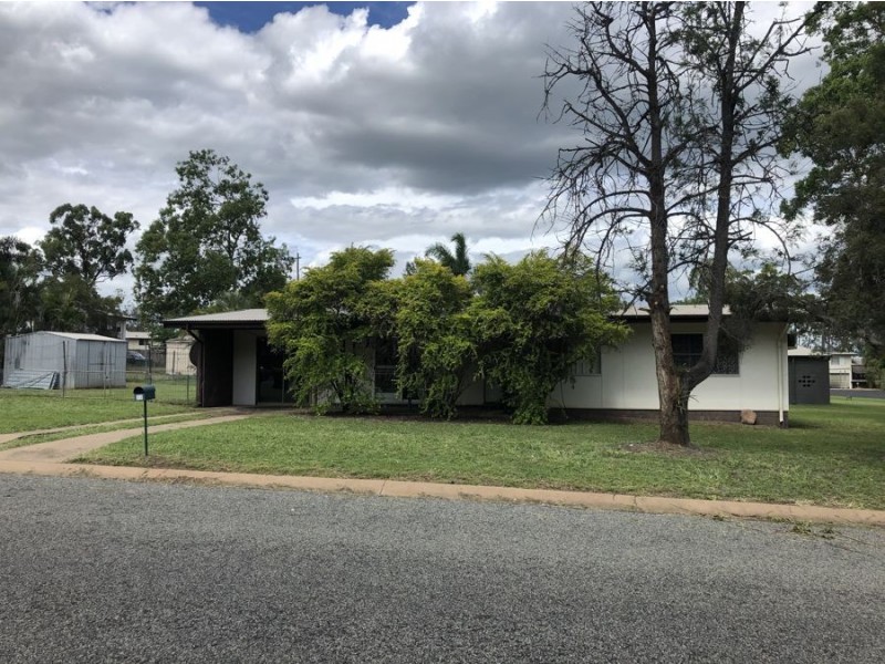 32 Beresford Crescent, Dysart QLD 4745