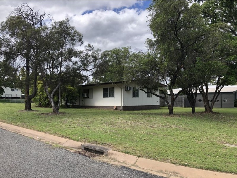 32 Beresford Crescent, Dysart QLD 4745