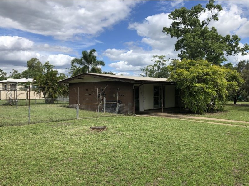 32 Beresford Crescent, Dysart QLD 4745